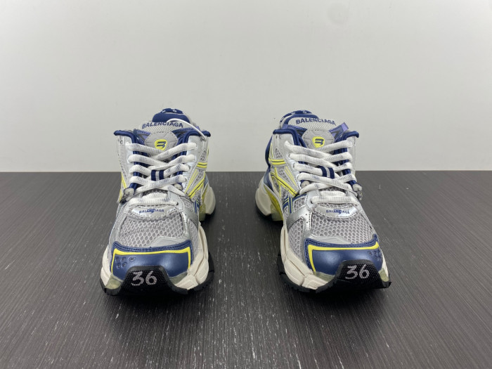 blcg runner sneaker bm5623-010