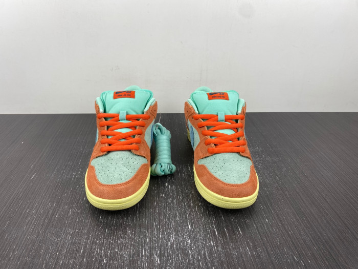 nike sb dunk low orange noise aqua dv5429-800
