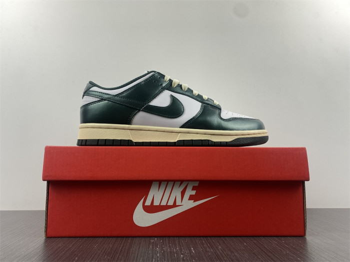nike dunk low vintage green (w) - dq8580-100