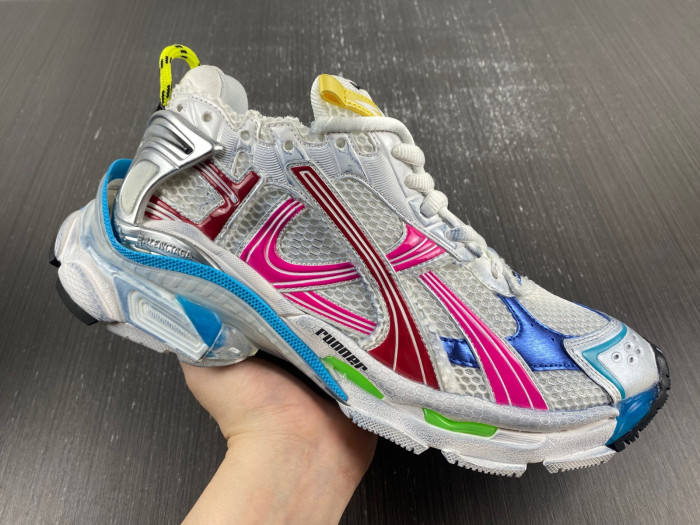 blcg runner sneaker 772774-w3rbw-9645