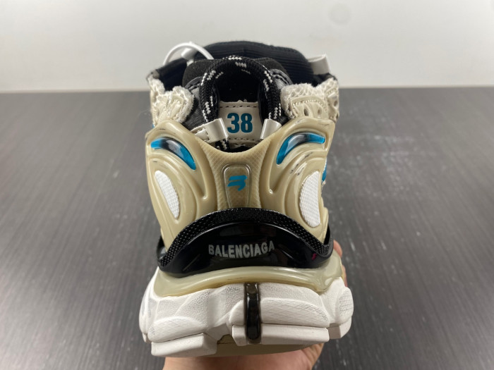 blcg runner sneaker bm5623-016