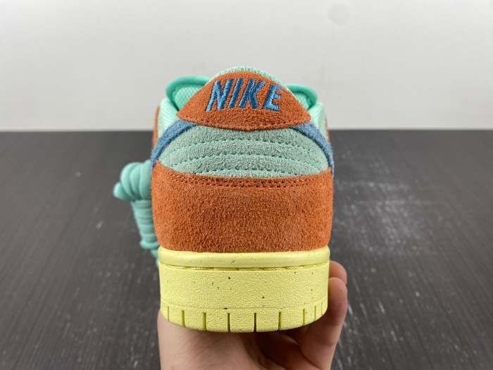 nike sb dunk low orange noise aqua dv5429-800