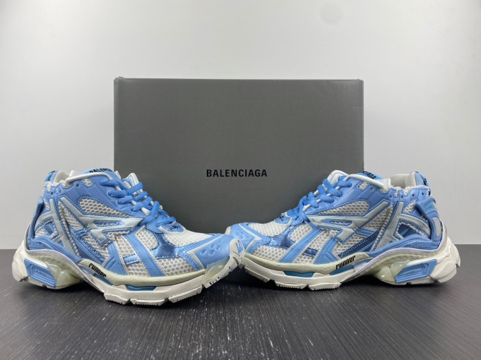 blcg runner sneaker bm5623-007