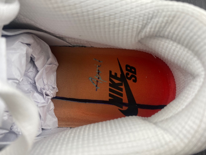 april skateboards x nike dunk low sb 