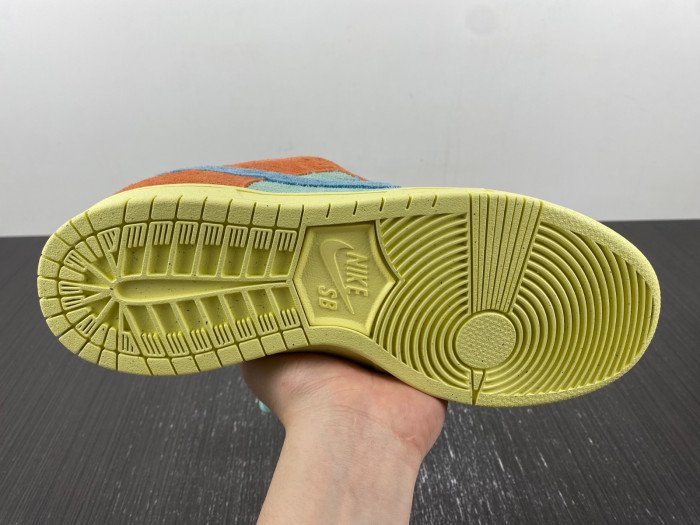 nike sb dunk low orange noise aqua dv5429-800