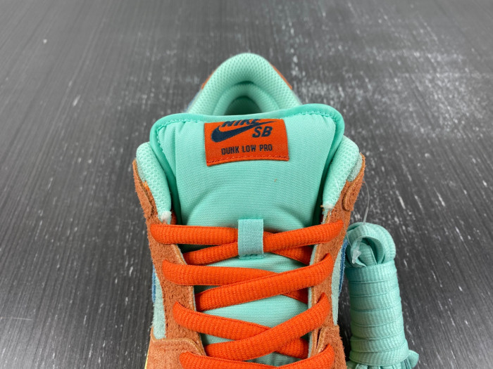 nike sb dunk low orange noise aqua dv5429-800