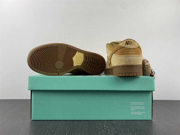 nike sb dunk low wheat (2017) - 883232-700