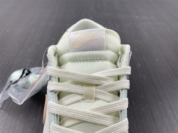 nike dunk low barely green (w) dd1503-104