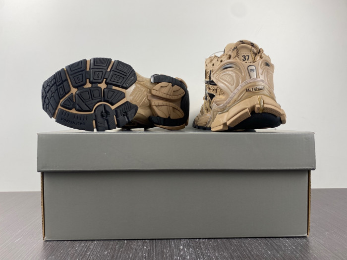 blcg runner sneaker bm5623-012