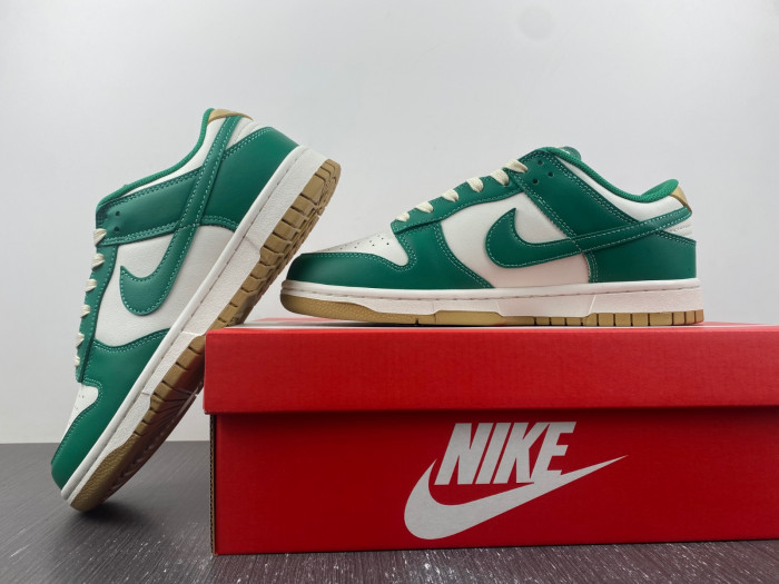 nike dunk low malachite university gold (w) fb7173-131