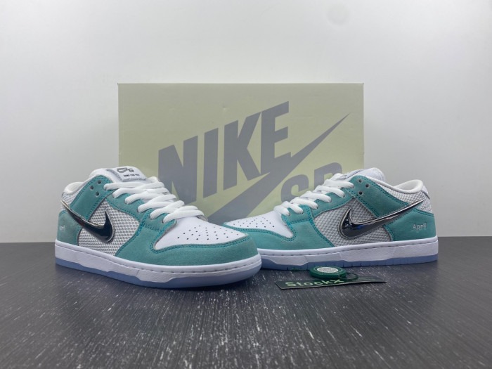 april skateboards x nike dunk low sb 