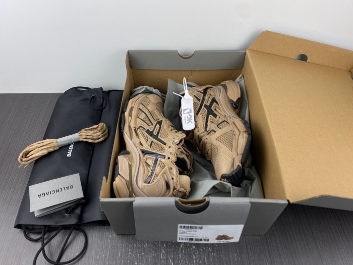 blcg runner sneaker bm5623-012