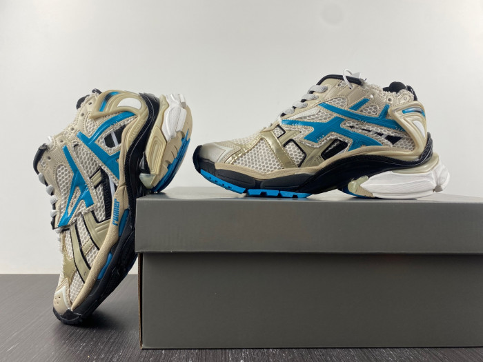 blcg runner sneaker bm5623-016