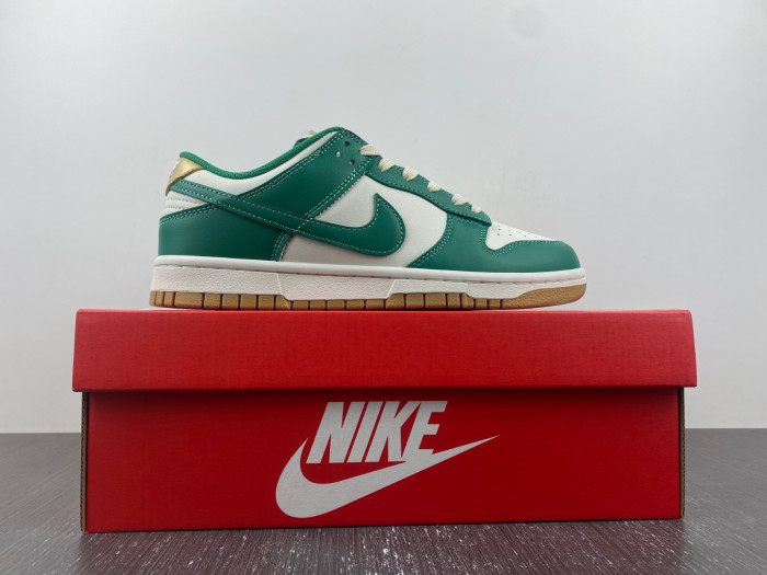 nike dunk low malachite university gold (w) fb7173-131