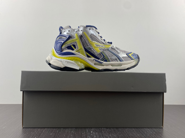 blcg runner sneaker bm5623-010