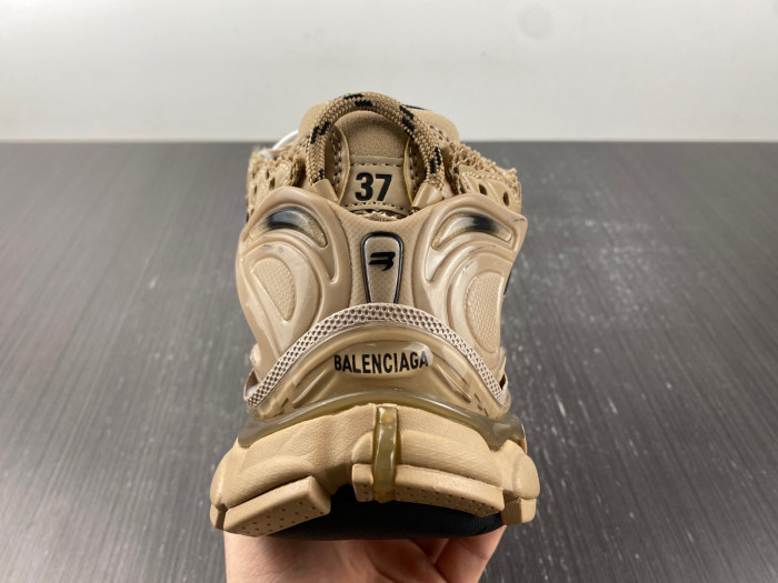 blcg runner sneaker bm5623-012