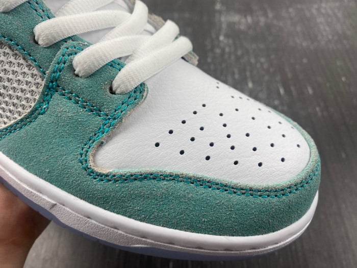 april skateboards x nike dunk low sb 