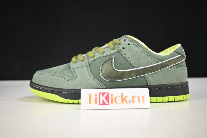 nike sb dunk low concepts green lobster (regular box) bv1310-337 nike sb dunk low concepts green lobster (regular box) bv1310-337