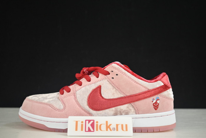 strangelove nike sb dunk low ct2552-800 strangelove nike sb dunk low ct2552-800