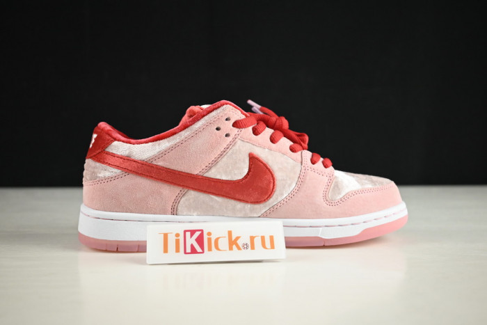 strangelove nike sb dunk low ct2552-800
