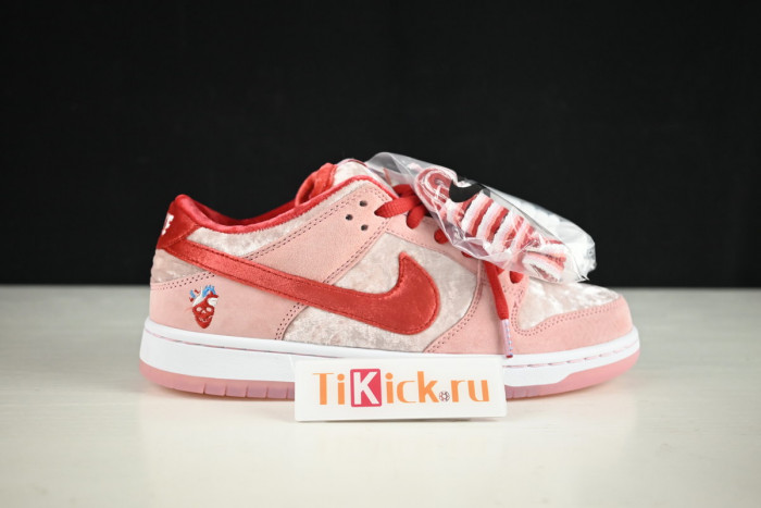 strangelove nike sb dunk low ct2552-800