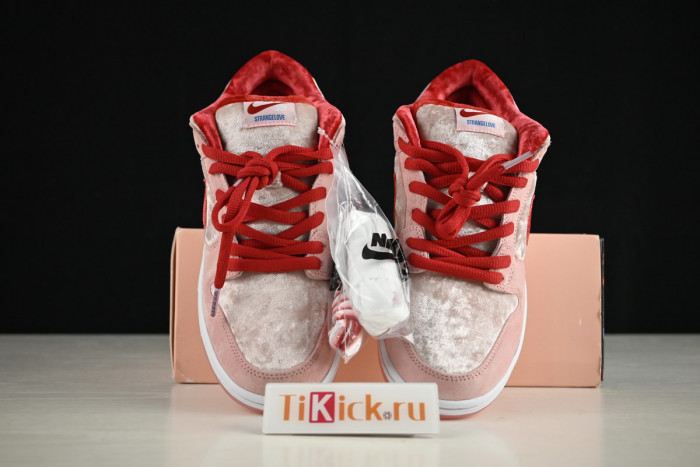 strangelove nike sb dunk low ct2552-800
