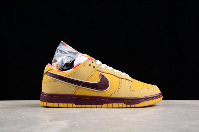 nike sb dunk low yellow lobster men