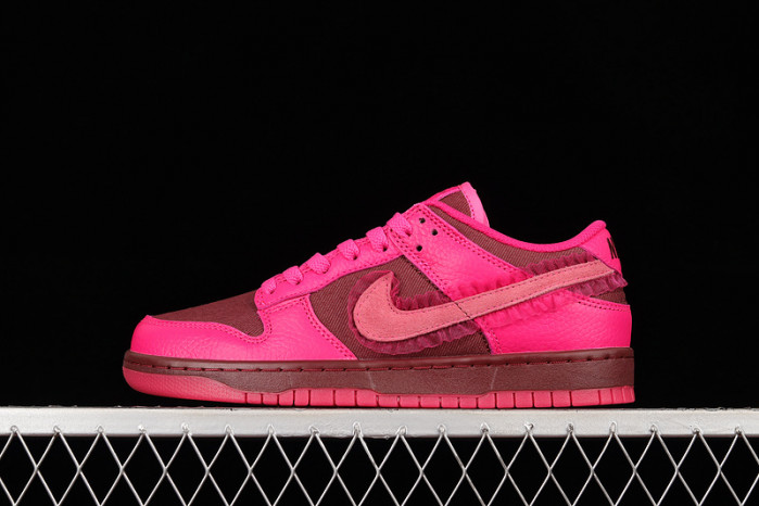 nike dunk low valentine''s day (2022) (w) dq9324-600 nike dunk low valentine''s day (2022) (w) dq9324-600