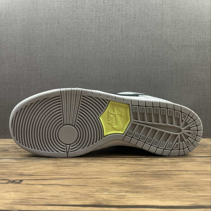 nike sb dunk low chlorophyll - bq6817-011