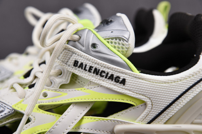 blcg track.2 beige luorescent yellow (w) 568615w2gn55819