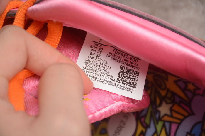 the powerpuff girls x nike sb dunk low “blossom” fz8319-600