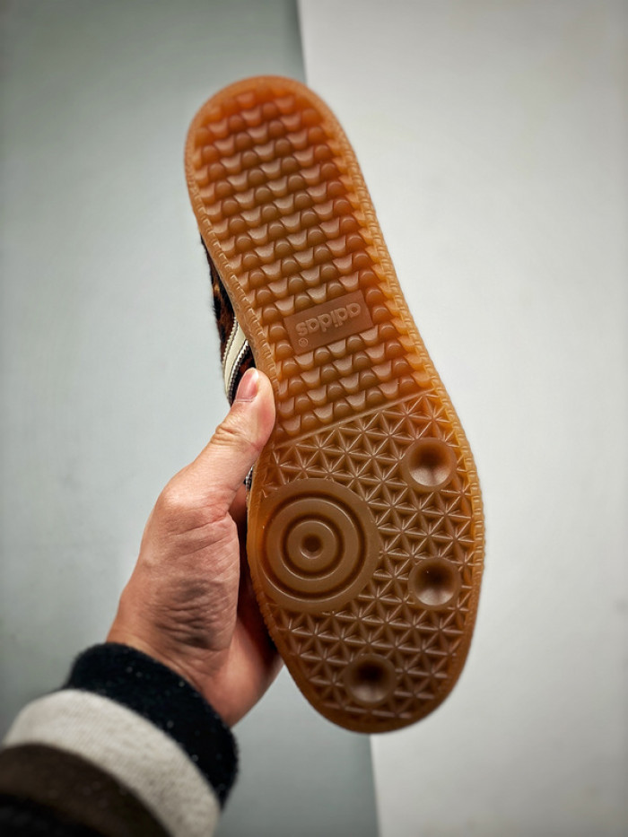 a*d*i*s samba pony wales bonner leopard ie0578