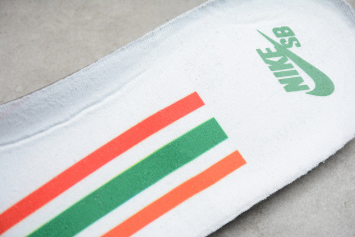 nike sb dunk low red orange green cz5130-600