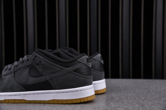 nike sb dunk low dark grey black gum ar0778-001