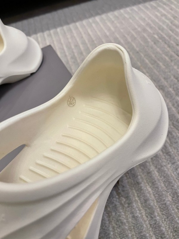 blcg mold closed rubber sandals bl56209