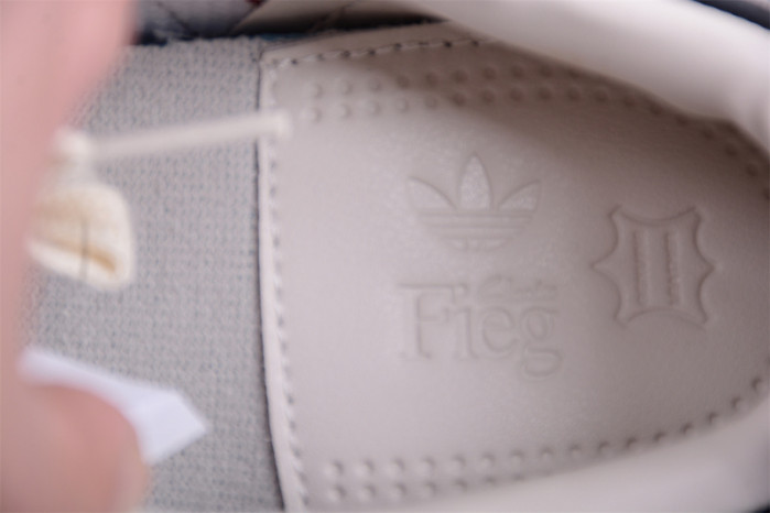 a*d*i*s ronnie fieg x clarks x 8th street samba 
