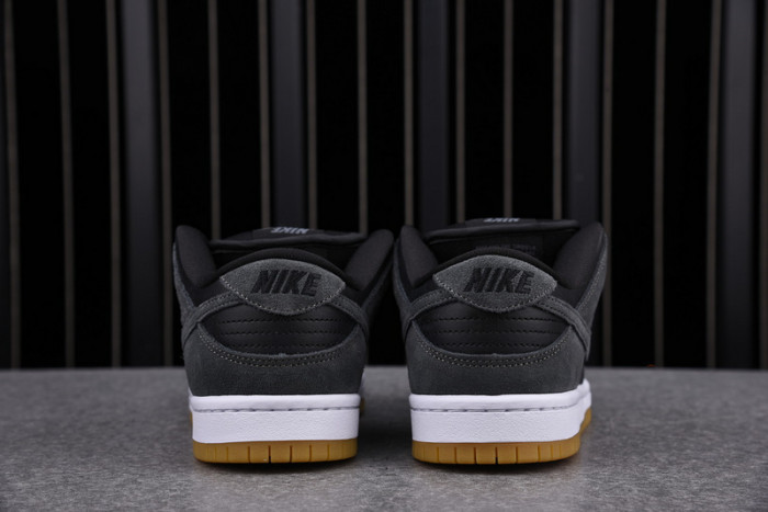 nike sb dunk low dark grey black gum ar0778-001