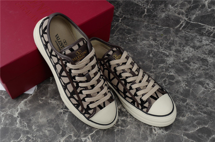 v*lentino sneakers va1085-225