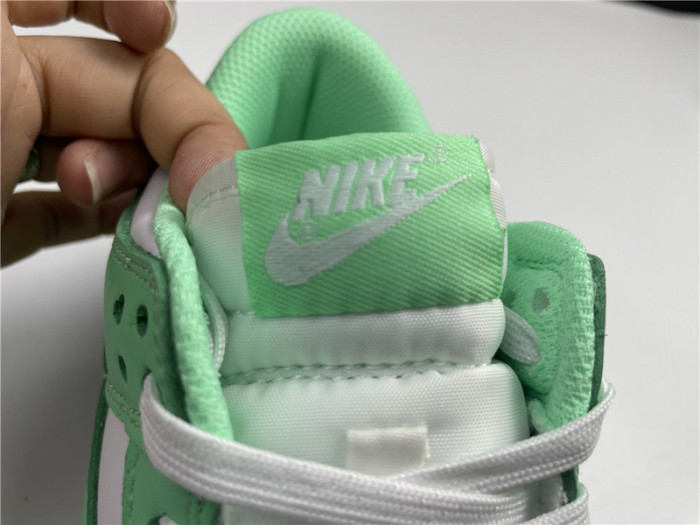 nike dunk low green glow (w) dd1503-105