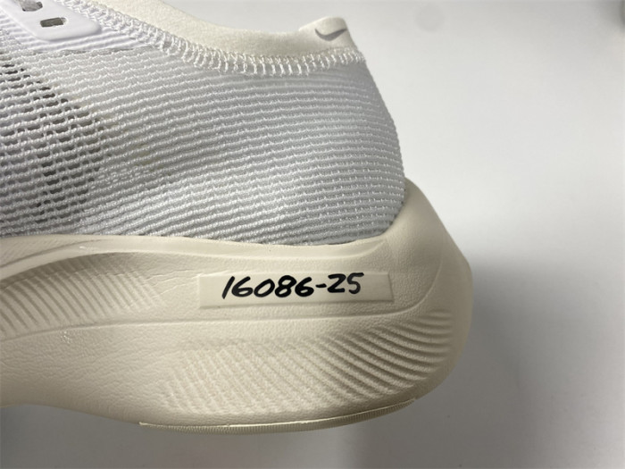 nike zoomx vaporfly next 2 white black dh9276-100