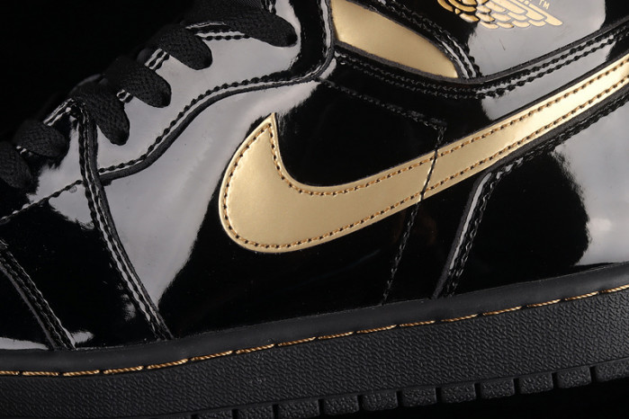 air jordan 1 retro high black metallic gold (2020) 555088-032