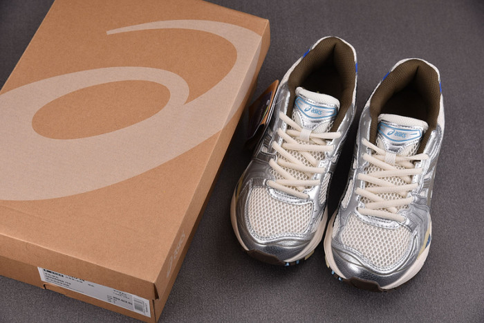 As*ic*s 1202a056-113