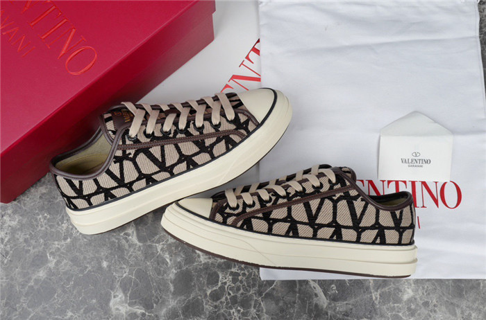 v*lentino sneakers va1085-225