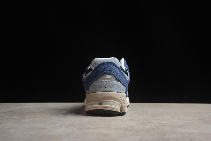 new balance 2002r