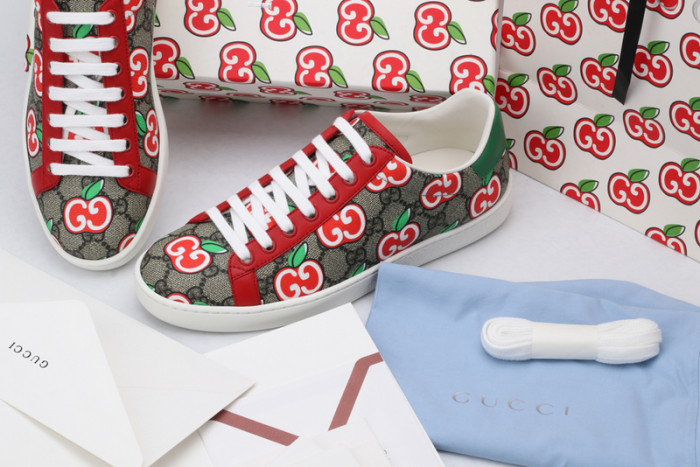 G*u*i ace embroidered low-top sneaker