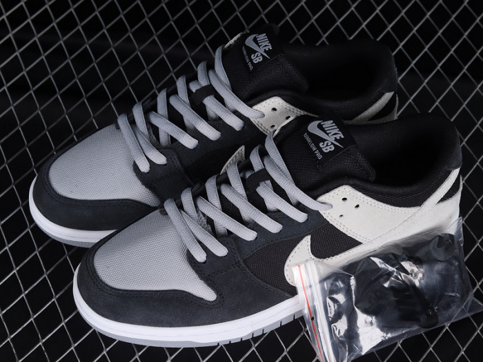 nike dunk low sb zoom pro black/wolf grey-white-white 854866-001