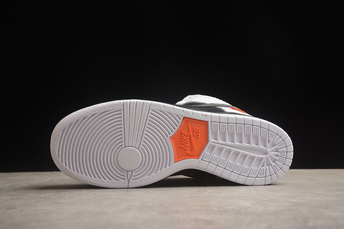 tightbooth x nike dunk low sb fd2629-100