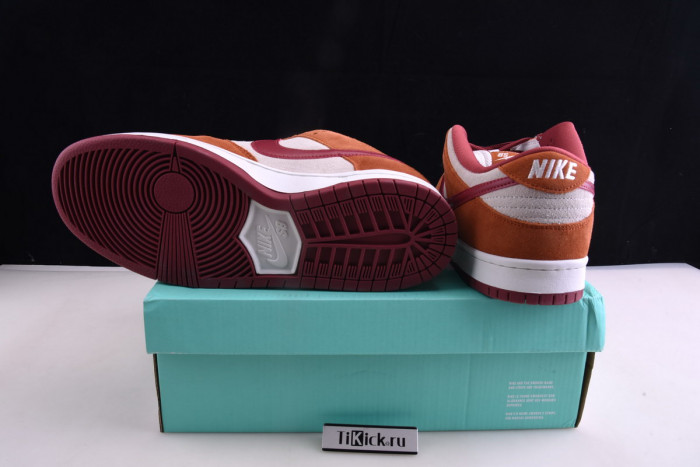 nike sb dunk low pro dark russet cedar bq6817-202