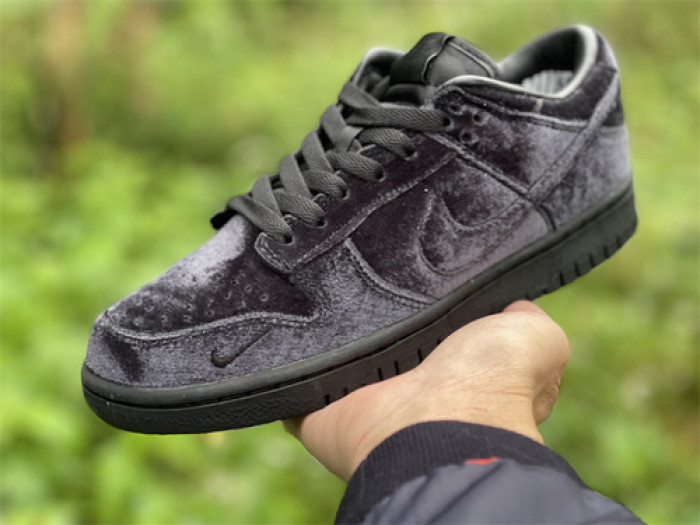 dover street market x dunk low ''black velvet'' dh2686-002 dover street market x dunk low ''black velvet'' dh2686-002